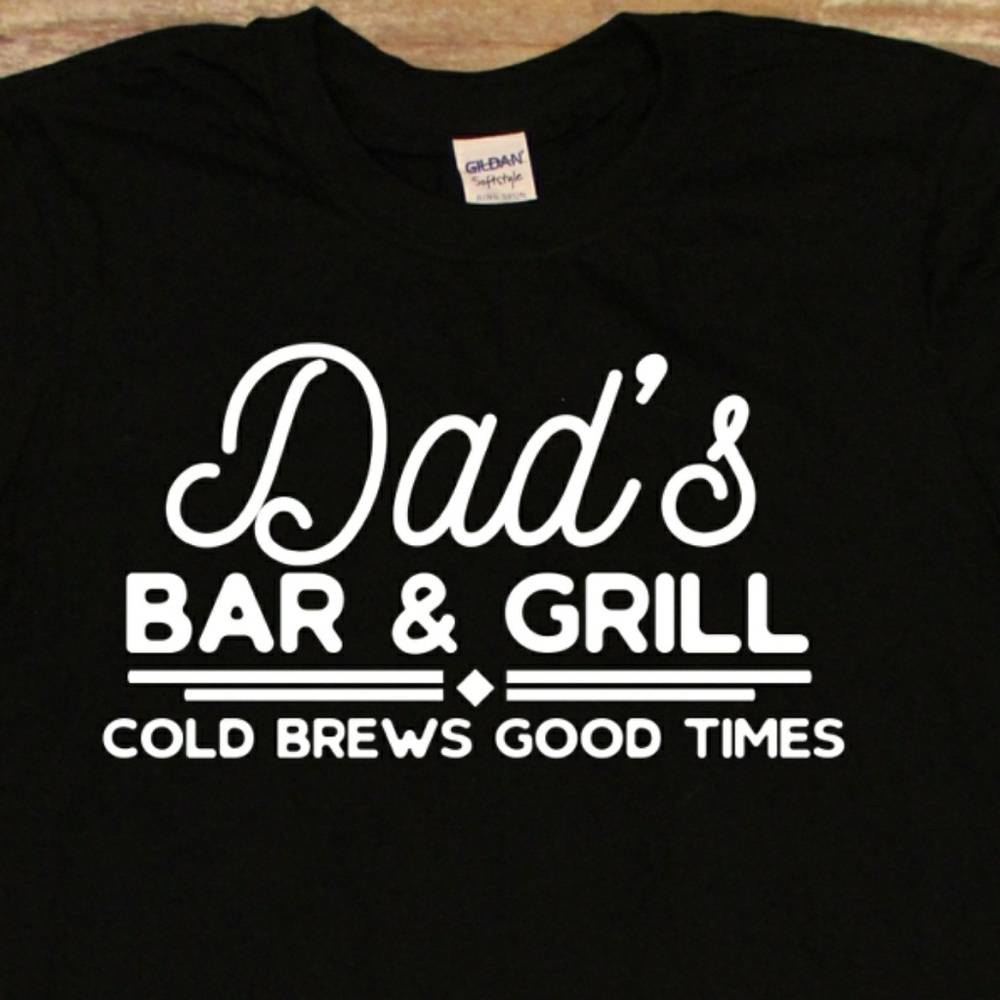 💖 Dad's bar and grill - black comfortable T-shirt